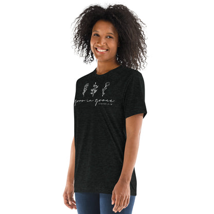 Grow in Grace 1 Peter 3:18 (W) Women's Short Sleeve T-shirt