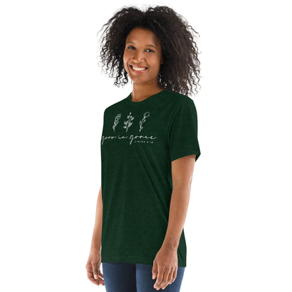 Grow in Grace 1 Peter 3:18 (W) Women's Short Sleeve T-shirt